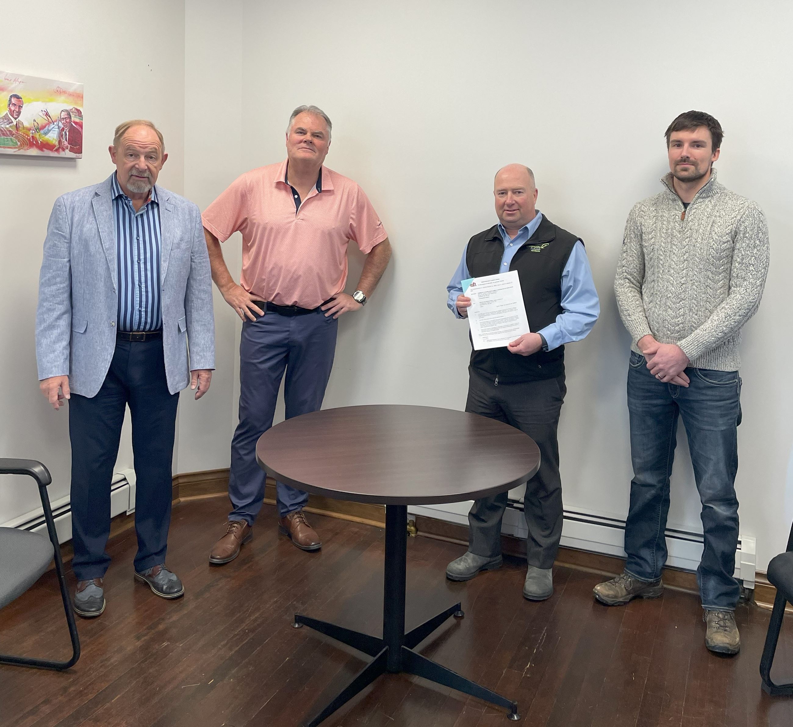 Council Members Show a Signed Memo of Understanding